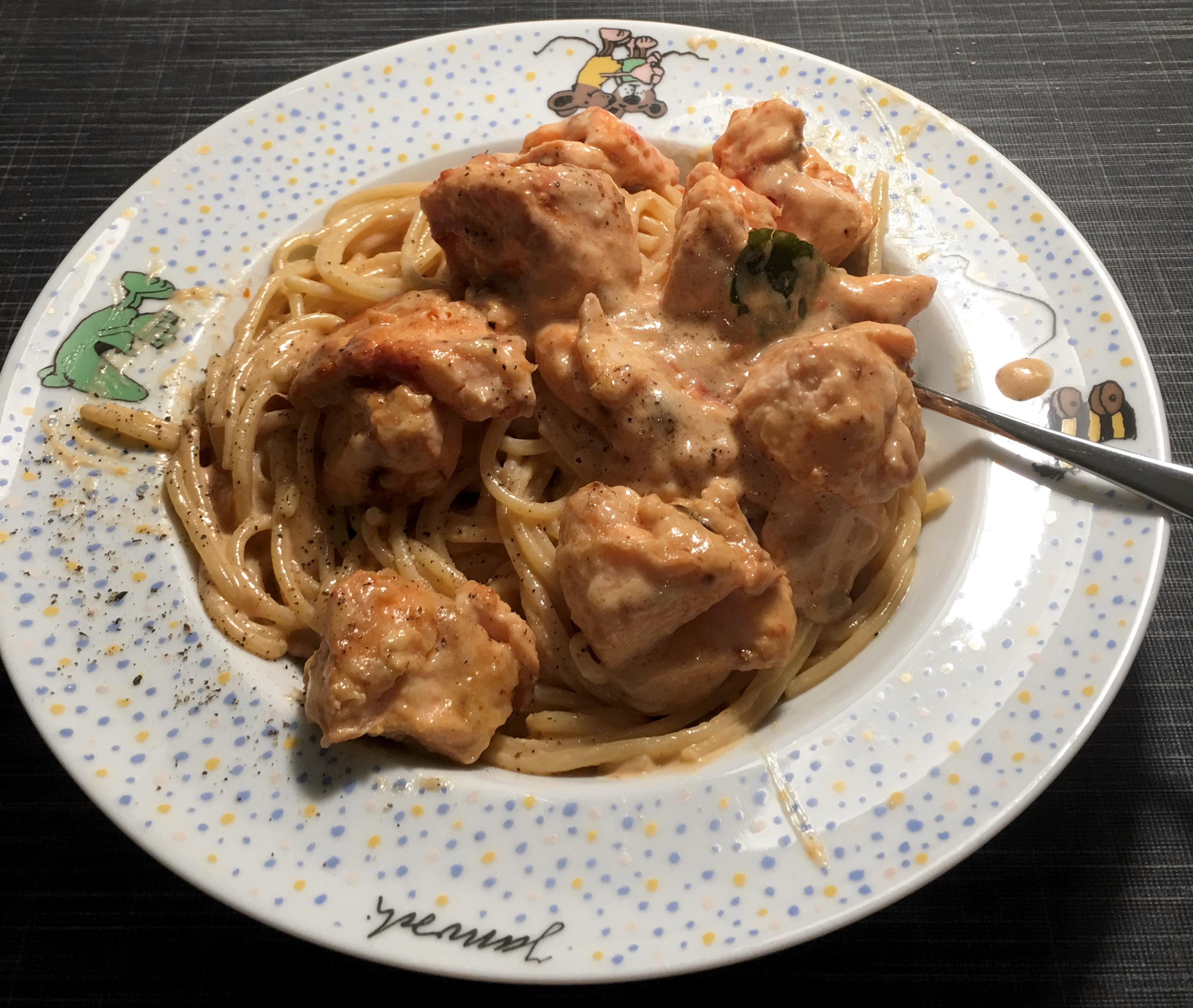 Spaghetti mit Lachs-Sahnesauce
